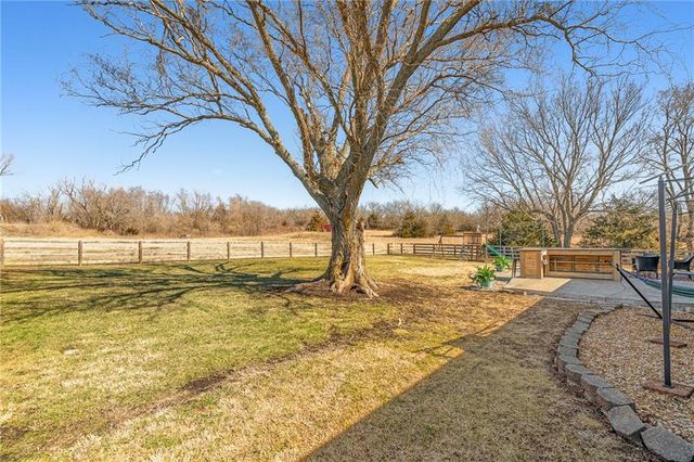 5302 State Route 18 Highway, Adrian, MO 64720