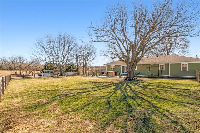 5302 State Route 18 Highway, Adrian, MO 64720