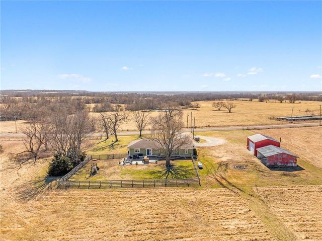 5302 State Route 18 Highway, Adrian, MO 64720