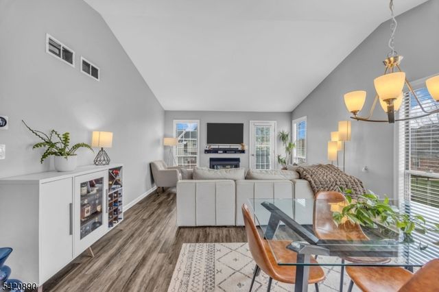 166 Aster Ct, Readington Twp., NJ 08889