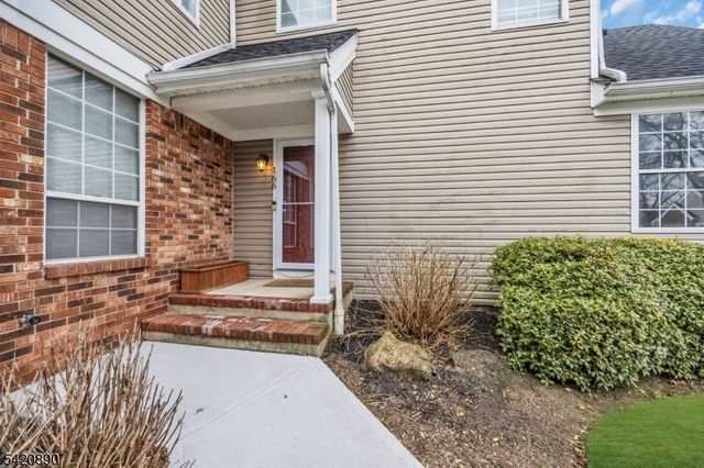 166 Aster Ct, Readington Twp., NJ 08889