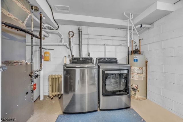 166 Aster Ct, Readington Twp., NJ 08889