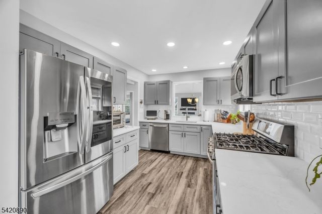 166 Aster Ct, Readington Twp., NJ 08889