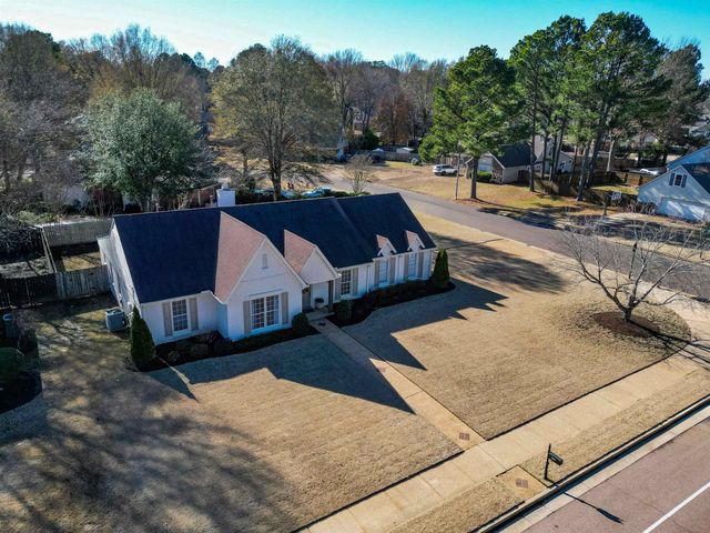 8027 FARMINGDALE RD, Germantown, TN 38138