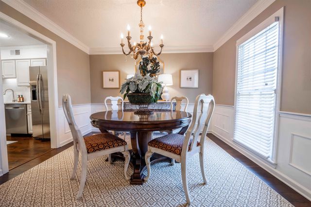 8027 FARMINGDALE RD, Germantown, TN 38138