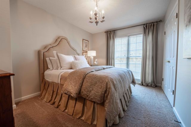 8027 FARMINGDALE RD, Germantown, TN 38138