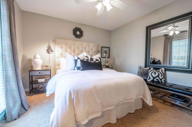 8027 FARMINGDALE RD, Germantown, TN 38138