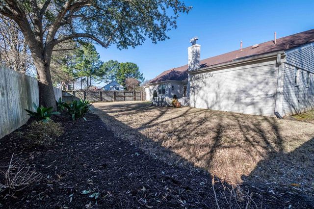 8027 FARMINGDALE RD, Germantown, TN 38138