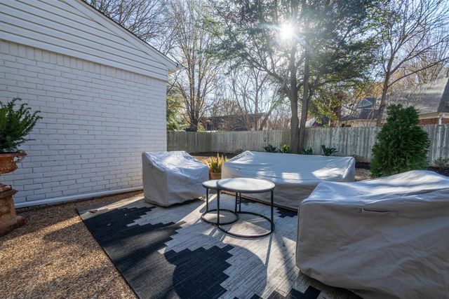 8027 FARMINGDALE RD, Germantown, TN 38138