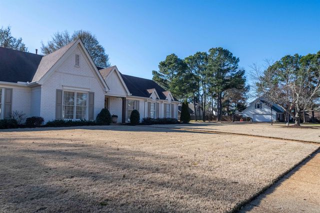 8027 FARMINGDALE RD, Germantown, TN 38138