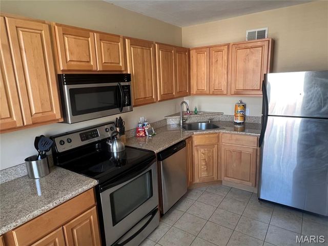 8110 Roxburgh Drive, Clayton, MO 63105