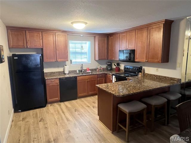 8110 Roxburgh Drive, Clayton, MO 63105