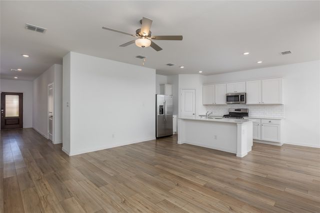 204 Post Oak Street, Azle, TX 76020