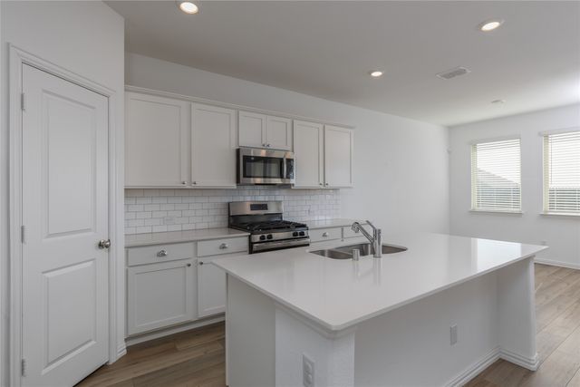 204 Post Oak Street, Azle, TX 76020