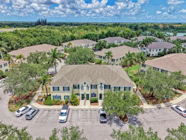 305 CAPE HARBOUR LOOP 104, Bradenton, FL 34212