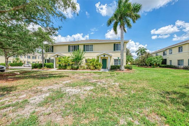 305 CAPE HARBOUR LOOP 104, Bradenton, FL 34212