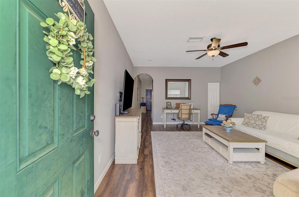 Image 11 of property listing at 305 CAPE HARBOUR LOOP 104, Bradenton, FL 34212