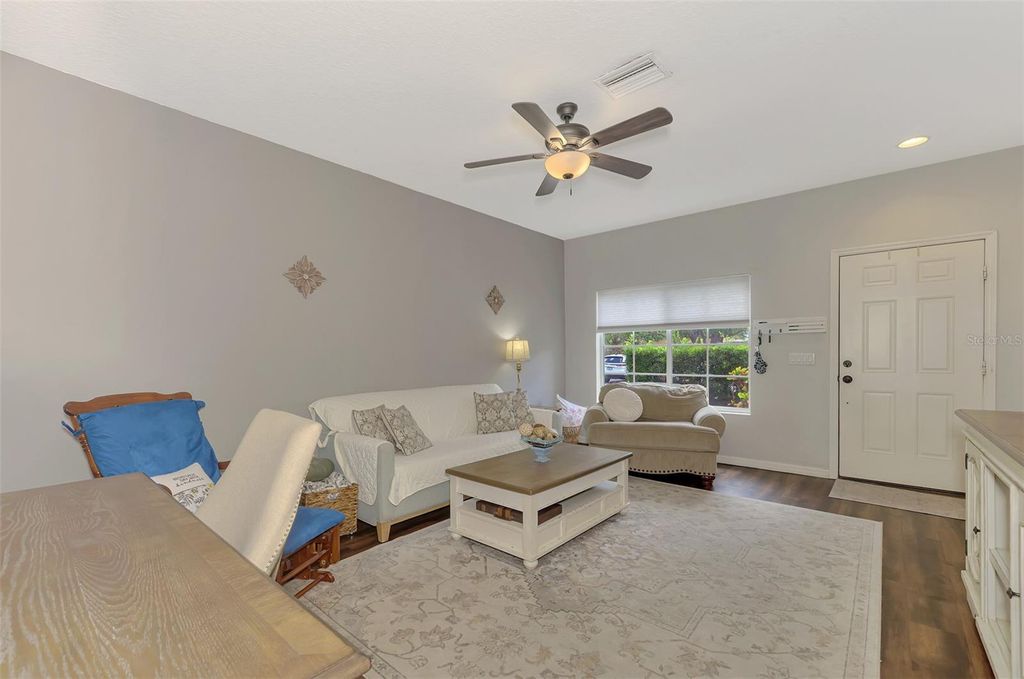 Image 12 of property listing at 305 CAPE HARBOUR LOOP 104, Bradenton, FL 34212