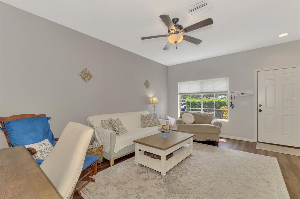 Image 13 of property listing at 305 CAPE HARBOUR LOOP 104, Bradenton, FL 34212