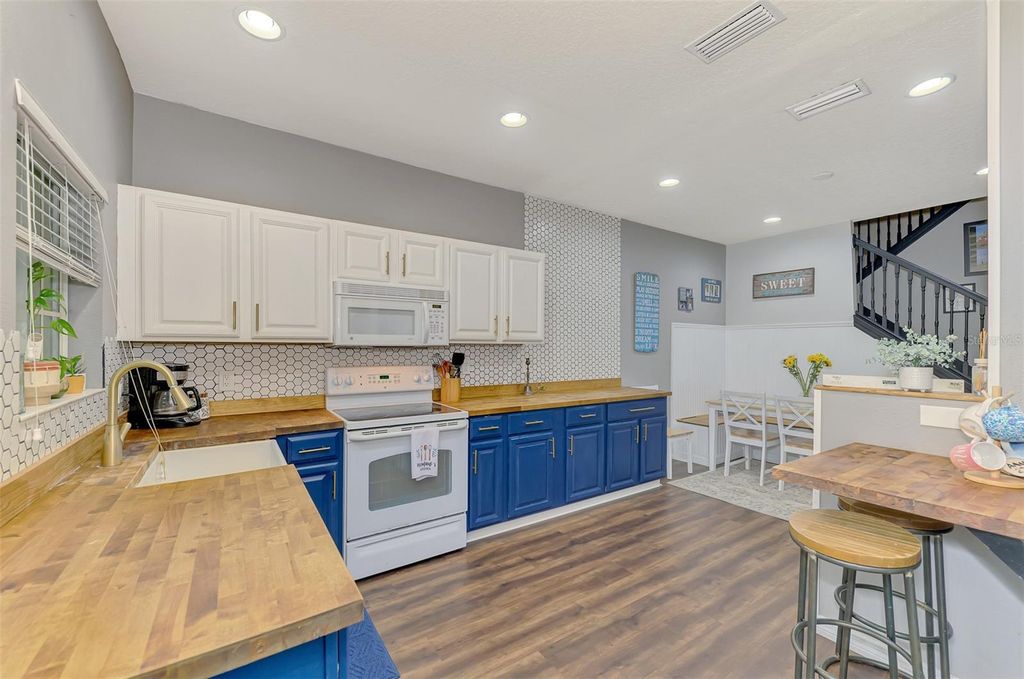 Image 19 of property listing at 305 CAPE HARBOUR LOOP 104, Bradenton, FL 34212