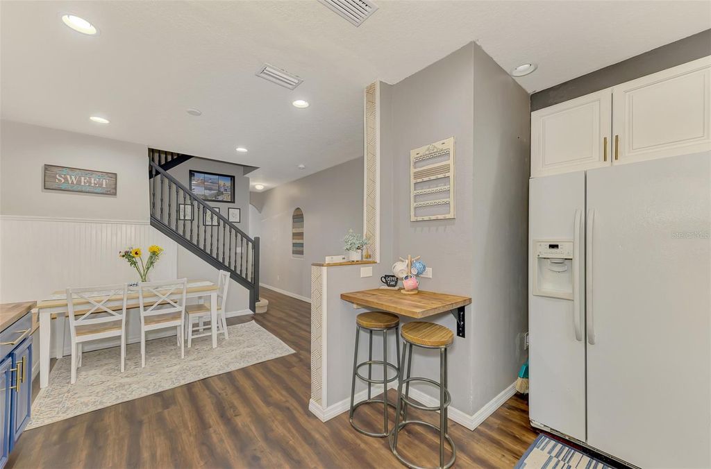 Image 20 of property listing at 305 CAPE HARBOUR LOOP 104, Bradenton, FL 34212