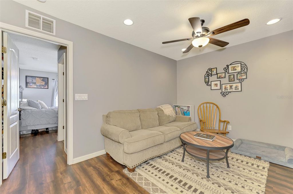 Image 27 of property listing at 305 CAPE HARBOUR LOOP 104, Bradenton, FL 34212