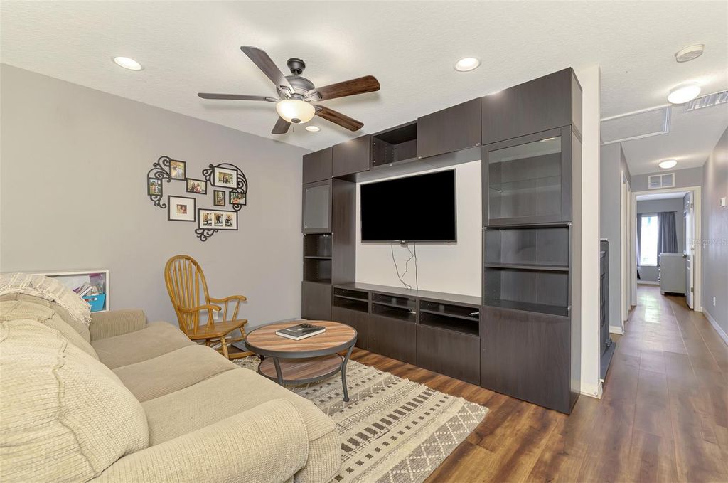 Image 28 of property listing at 305 CAPE HARBOUR LOOP 104, Bradenton, FL 34212