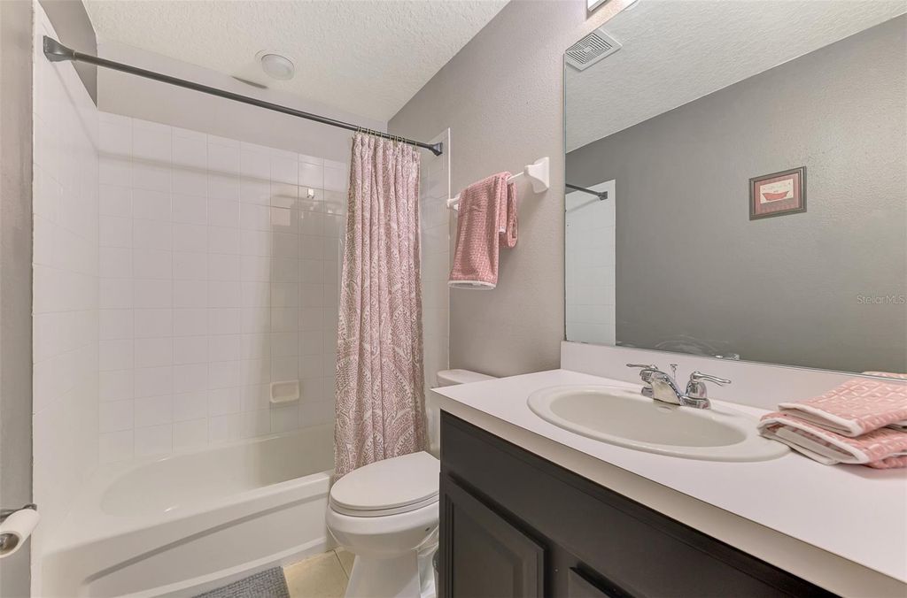 Image 32 of property listing at 305 CAPE HARBOUR LOOP 104, Bradenton, FL 34212