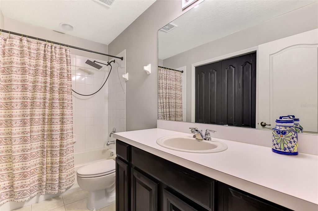 Image 35 of property listing at 305 CAPE HARBOUR LOOP 104, Bradenton, FL 34212