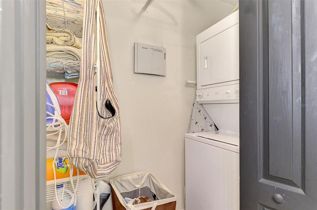 Image 36 of property listing at 305 CAPE HARBOUR LOOP 104, Bradenton, FL 34212