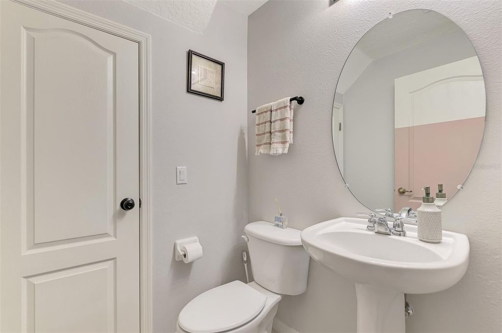 Image 37 of property listing at 305 CAPE HARBOUR LOOP 104, Bradenton, FL 34212