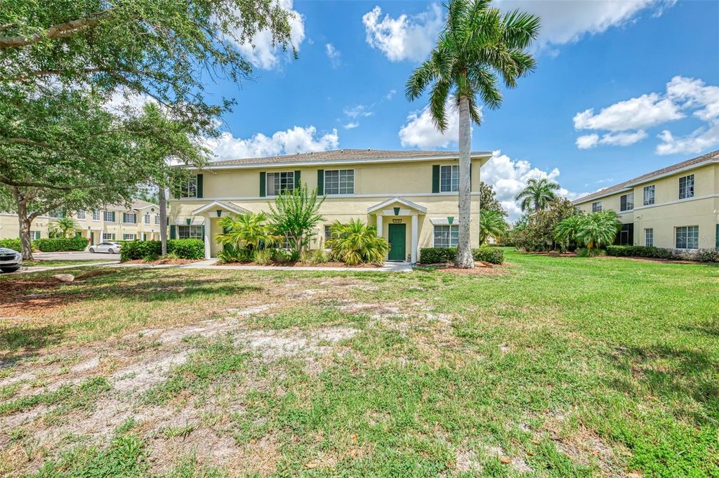 Image 41 of property listing at 305 CAPE HARBOUR LOOP 104, Bradenton, FL 34212