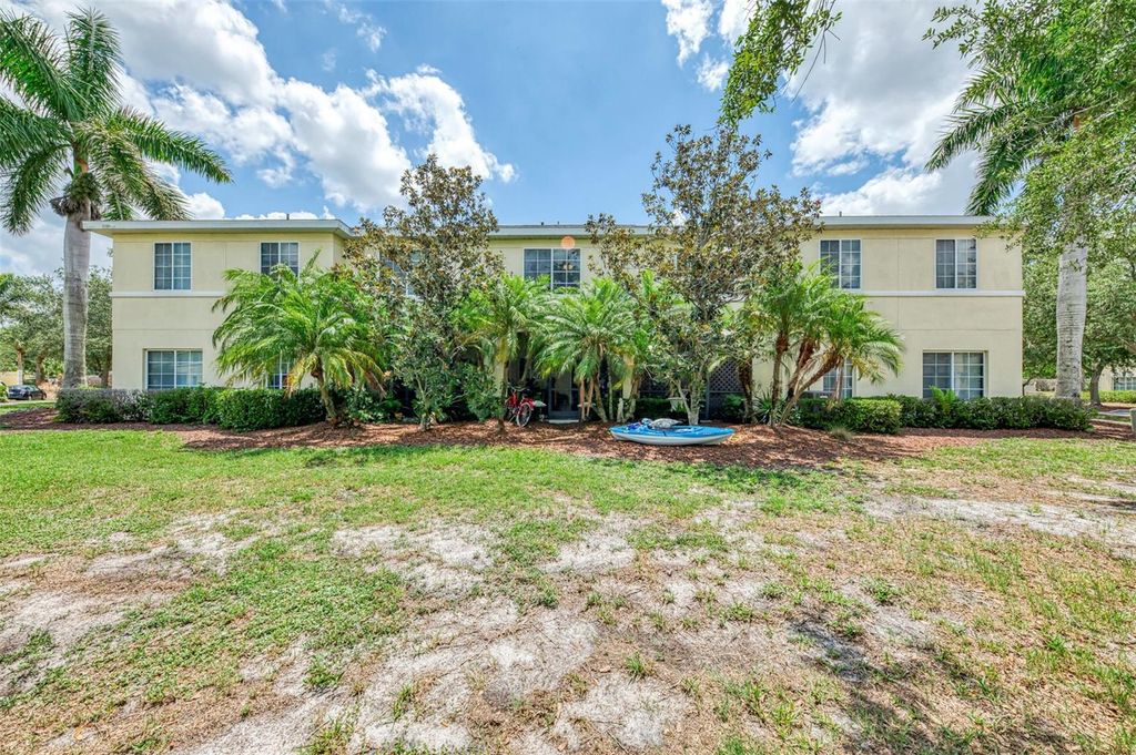 Image 42 of property listing at 305 CAPE HARBOUR LOOP 104, Bradenton, FL 34212