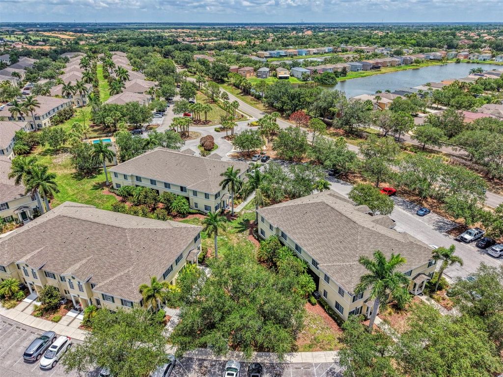 Image 44 of property listing at 305 CAPE HARBOUR LOOP 104, Bradenton, FL 34212