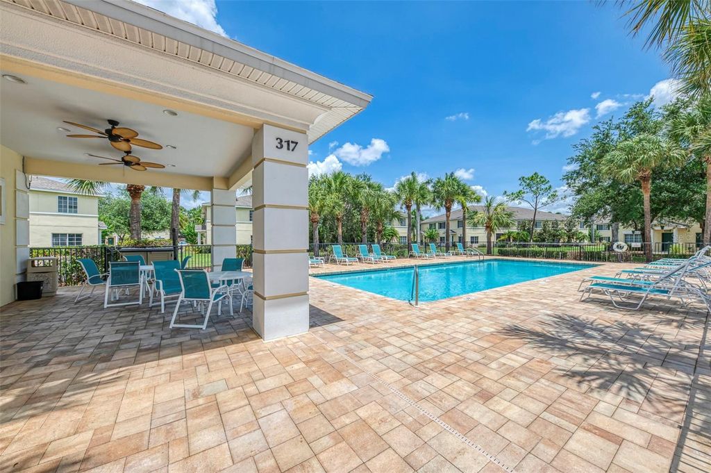 Image 48 of property listing at 305 CAPE HARBOUR LOOP 104, Bradenton, FL 34212