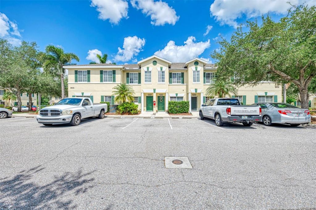 Image 7 of property listing at 305 CAPE HARBOUR LOOP 104, Bradenton, FL 34212