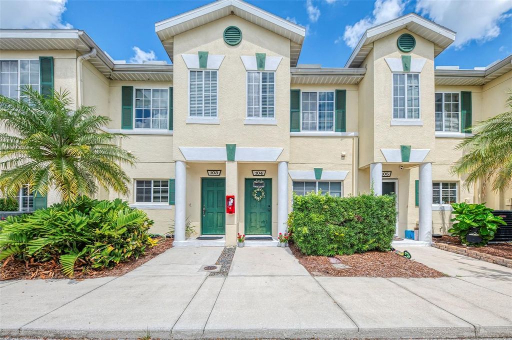 Image 9 of property listing at 305 CAPE HARBOUR LOOP 104, Bradenton, FL 34212
