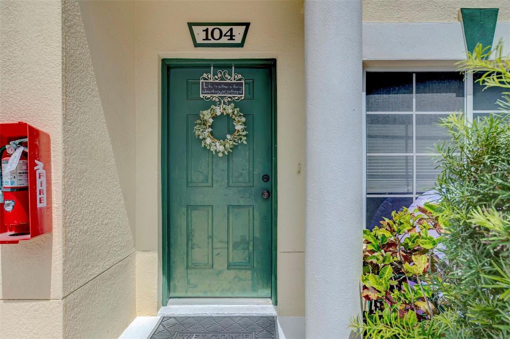 Image 10 of property listing at 305 CAPE HARBOUR LOOP 104, Bradenton, FL 34212
