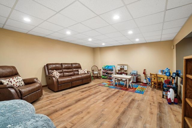1402 Pegwood Drive, Columbus, OH 43229