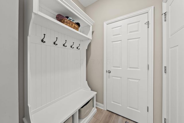 5728 Shadowfair Lane, Powell, OH 43065