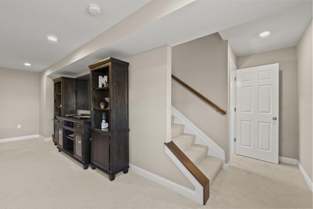 5728 Shadowfair Lane, Powell, OH 43065