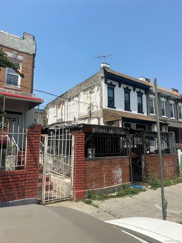 133 Dumont Avenue, Brooklyn, NY 11212