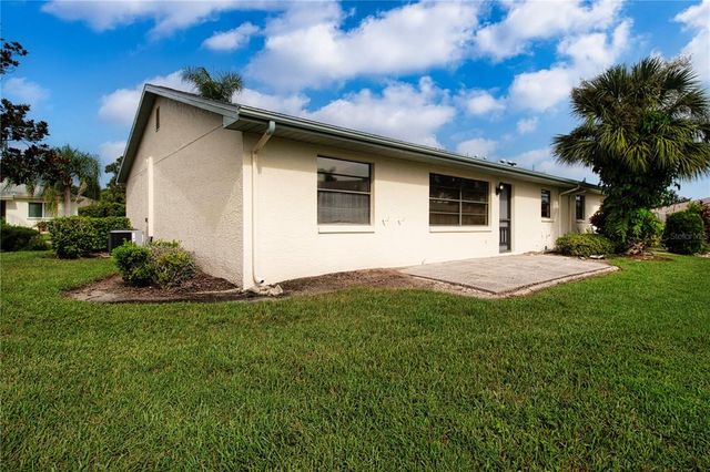 2204 HARTLEBURY WAY 460, Sun City Center, FL 33573
