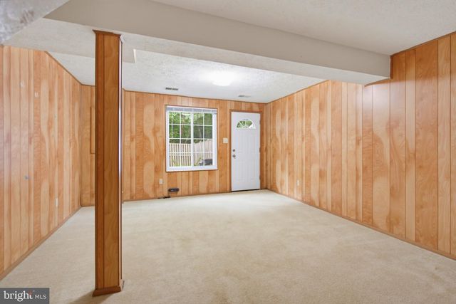 8284 CRESTMONT CIR, Springfield, VA 22153