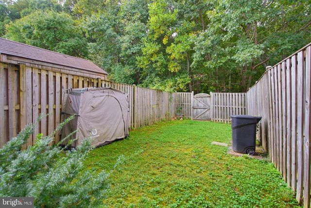 8284 CRESTMONT CIR, Springfield, VA 22153