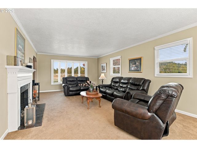 24420 Se HOFFMEISTER Rd, Damascus, OR 97089