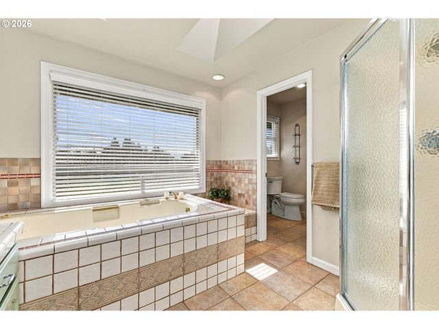 24420 Se HOFFMEISTER Rd, Damascus, OR 97089