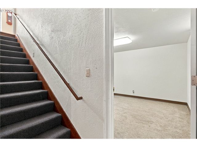 24420 Se HOFFMEISTER Rd, Damascus, OR 97089