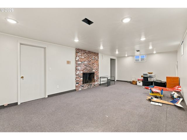 24420 Se HOFFMEISTER Rd, Damascus, OR 97089