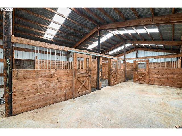 24420 Se HOFFMEISTER Rd, Damascus, OR 97089